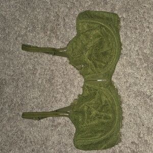 Auden Lace Underwire Bra in Forest Green